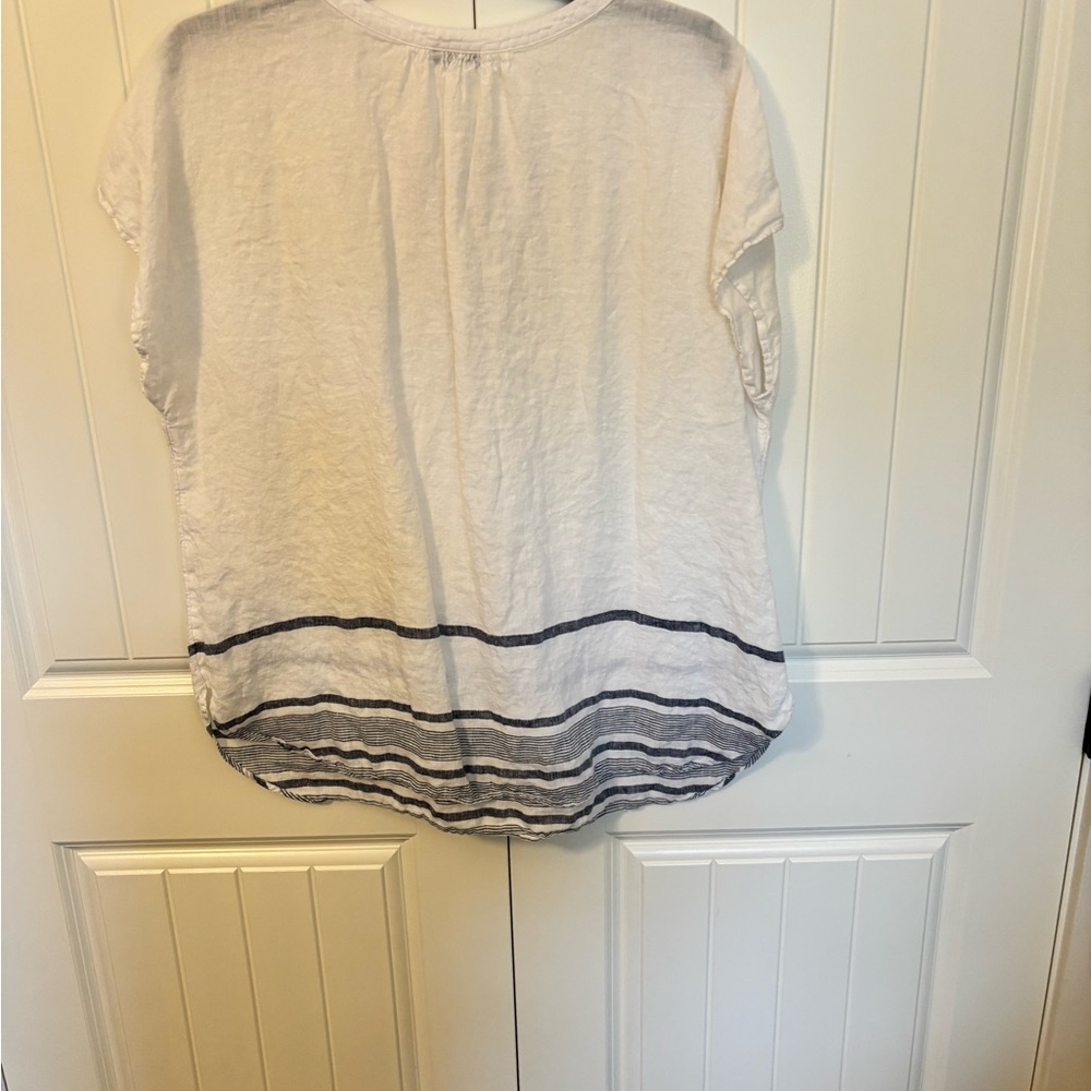 Talbots White and Navy Relaxed Linen Blouse - Picture 4 of 6